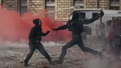 Prédio incendiado, 272 presos: o que está por trás de dia de protestos na França